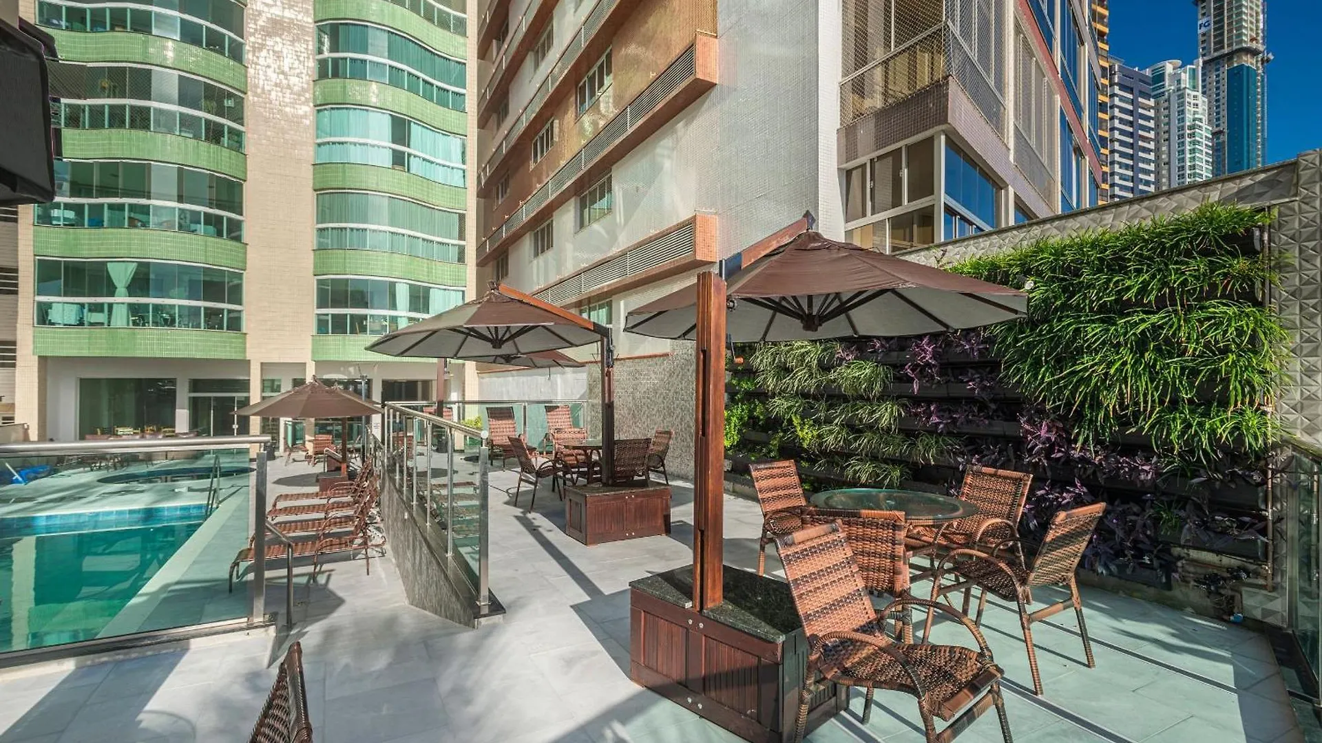 Itnc013 - Avenida Atlantica | Amplo Ape Com 3Q+3Wc Villa Balneario Camboriu
