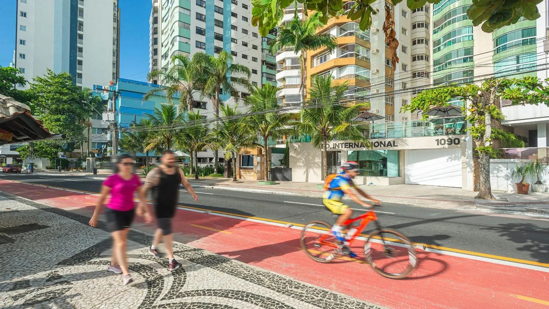 Villa Itnc013 - Avenida Atlantica | Amplo Ape Com 3Q+3Wc Balneário Camboriú Brasile